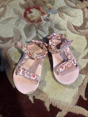 wonder nation Pink Floral Adjustable Strap Sandals
